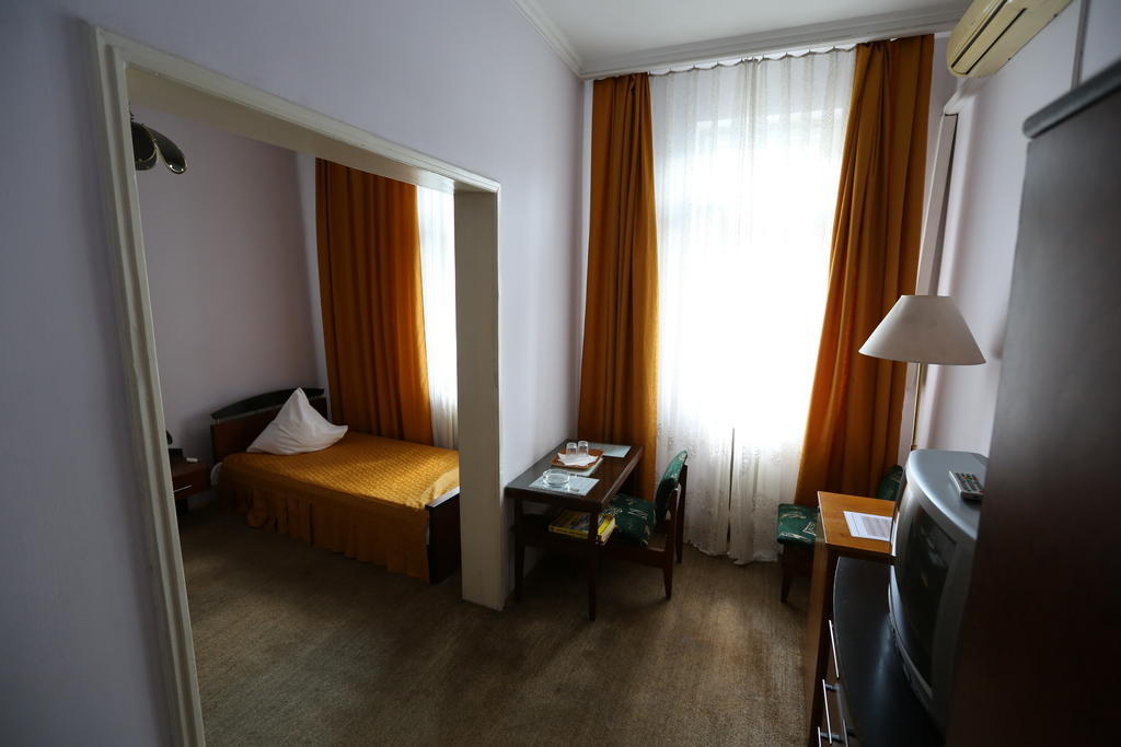 Hotel Banat Bucharest Room photo