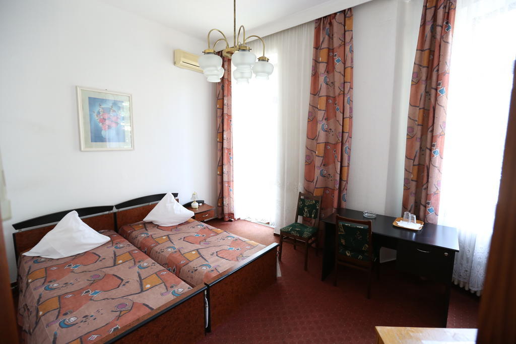Hotel Banat Bucharest Room photo