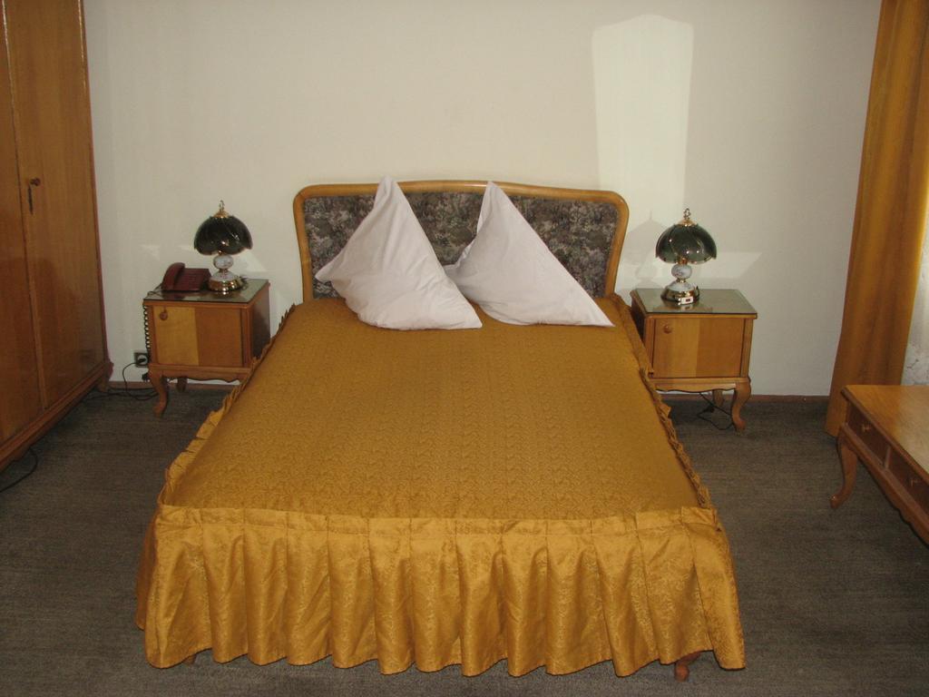 Hotel Banat Bucharest Room photo